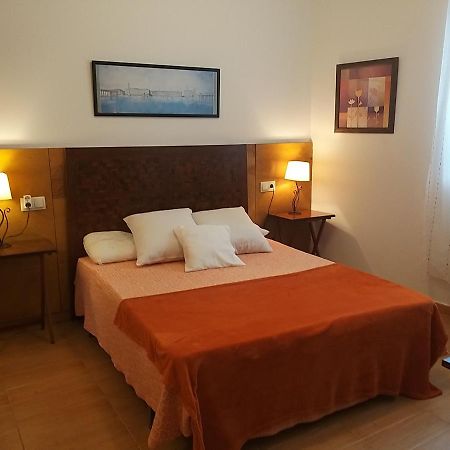 Apartamento Con Pequeno Jardin En El Centro Ферол Екстериор снимка